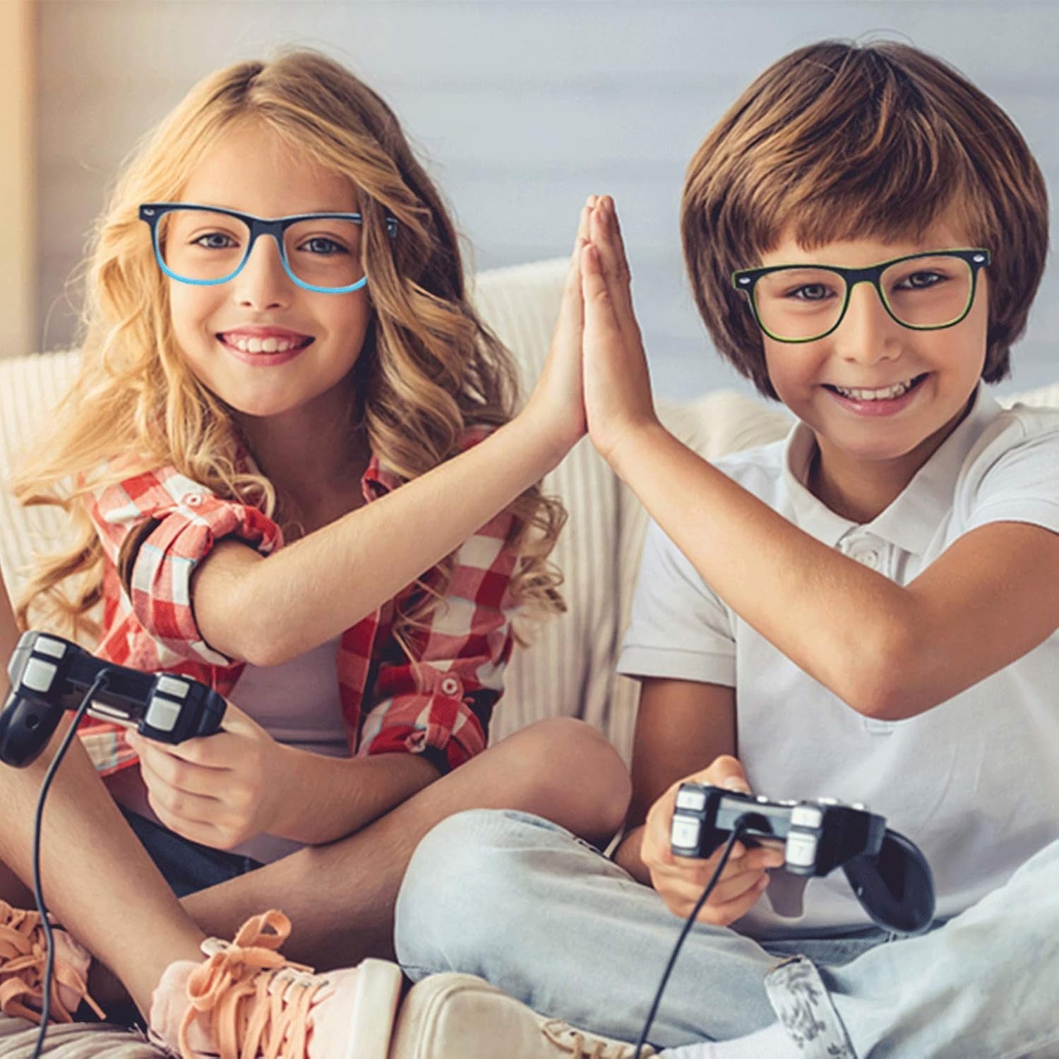 Blue Light Glasses for Kids Computer Blue Light Blocking Glasses for Boys and Gilrs Age 3-12 anti Eyestrain